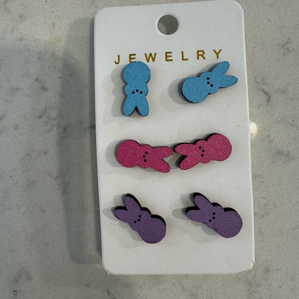 Peep earrings